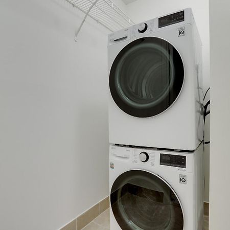 Sensational Condominium @Crystal City Арлингтън Екстериор снимка