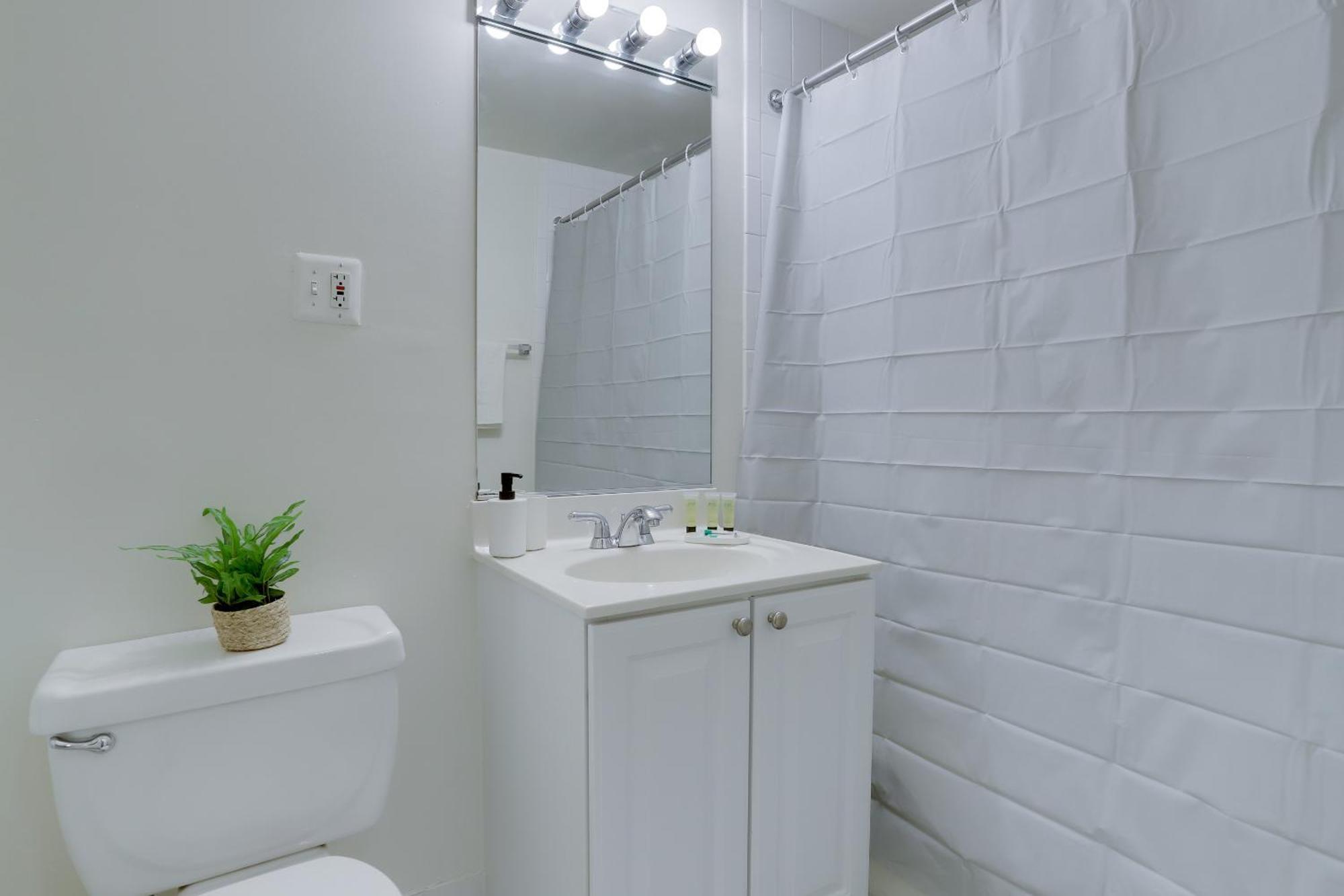 Sensational Condominium @Crystal City Арлингтън Екстериор снимка