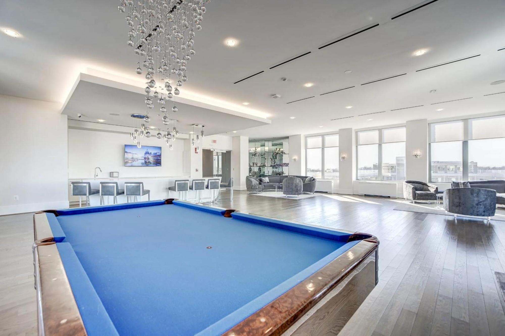 Sensational Condominium @Crystal City Арлингтън Екстериор снимка