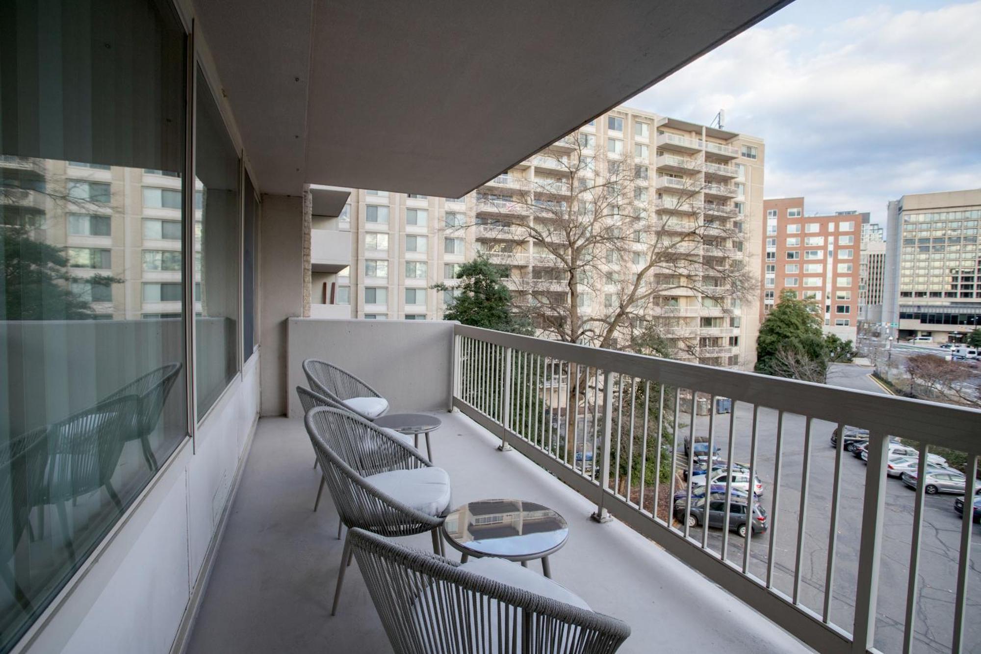Sensational Condominium @Crystal City Арлингтън Екстериор снимка