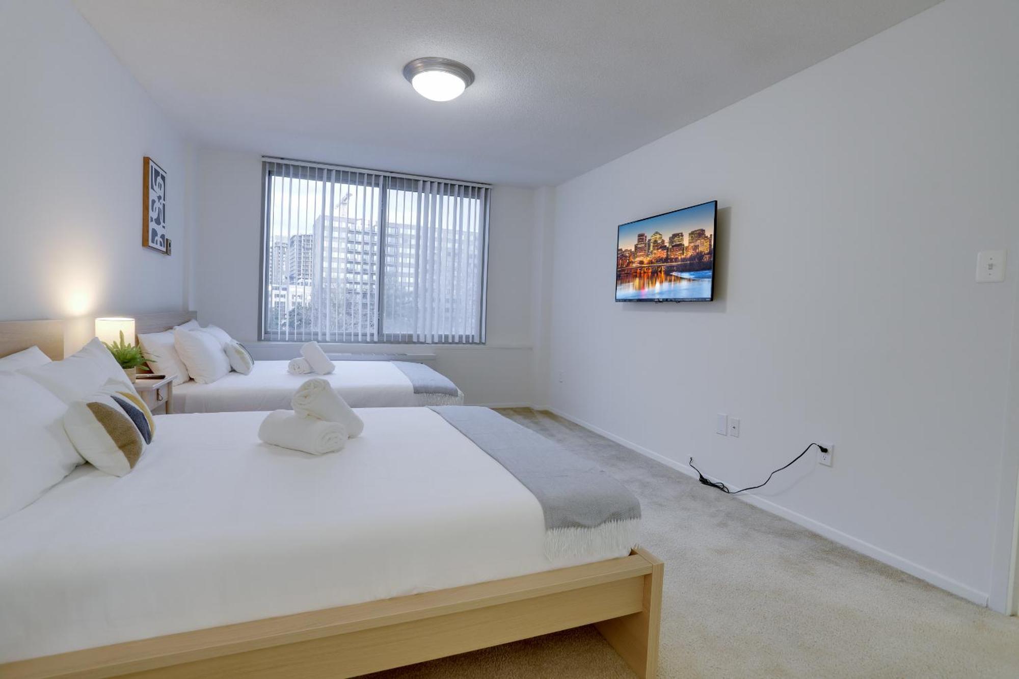 Sensational Condominium @Crystal City Арлингтън Екстериор снимка