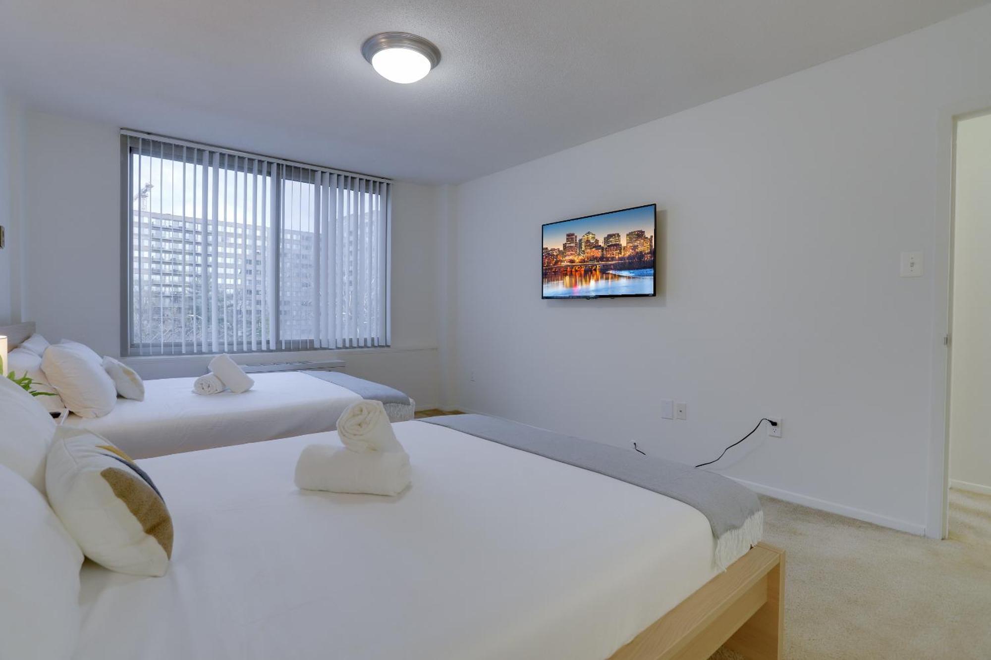 Sensational Condominium @Crystal City Арлингтън Екстериор снимка